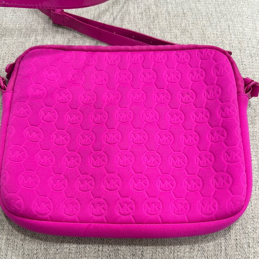 Michael Kors Crossbody Tablet Carrier Bag - Picture 2 of 4